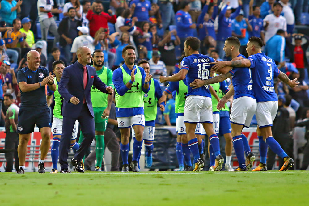 Aldrete metió golazo, Corona no dejaba pasar nada y Avilés Hurtado empató.