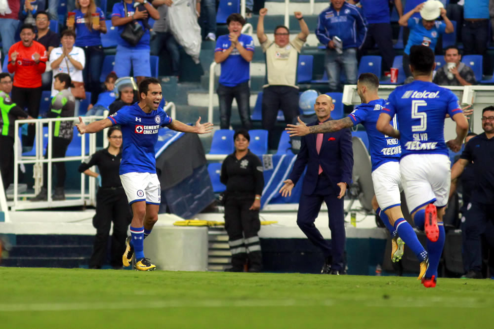 Aldrete metió golazo, Corona no dejaba pasar nada y Avilés Hurtado empató.