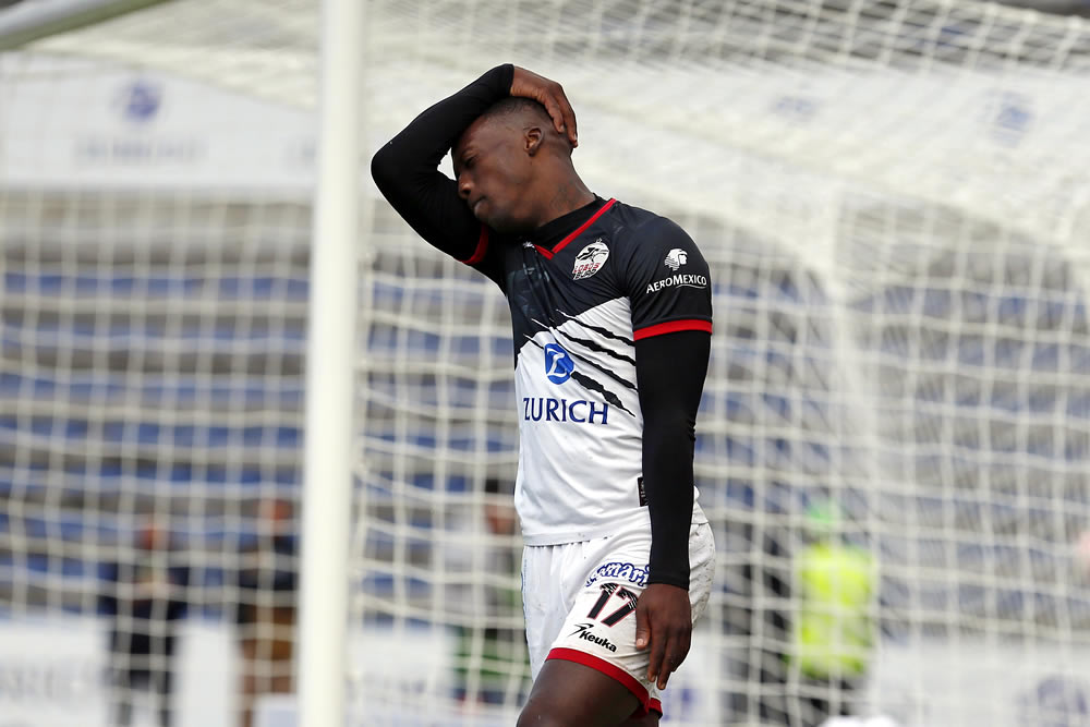 La Monarquía no tuvo piedad de Lobos BUAP y los cazó en su casa.