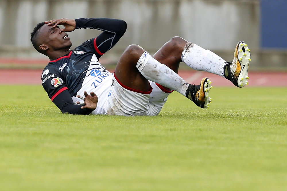 La Monarquía no tuvo piedad de Lobos BUAP y los cazó en su casa.