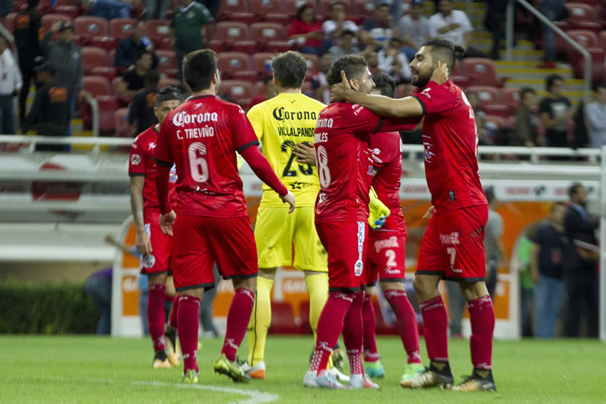 Mejores imágenes del Chivas 1-2 Lobos BUAP,  Jornada 11, Apertura 2017, Liga MX.