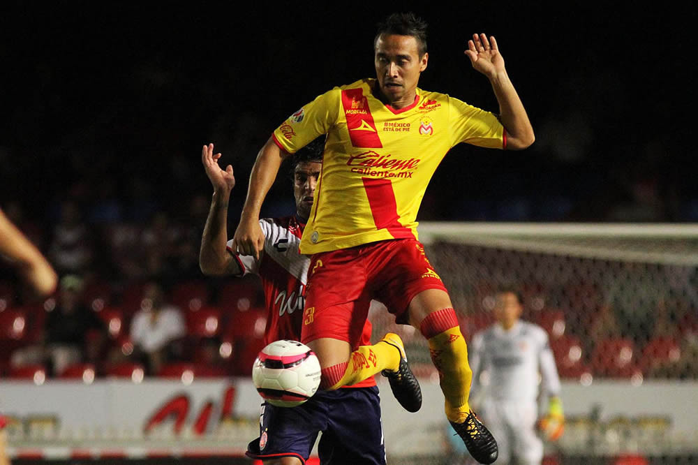 Los Tiburones Rojos vinieron de atrás para morder a Monarcas