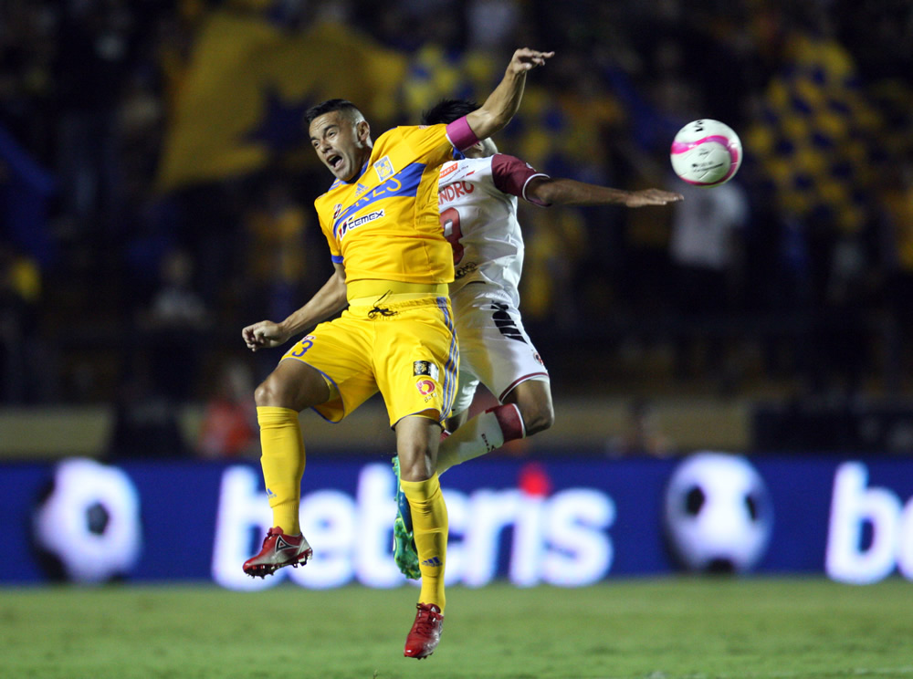 Tigres triunfó ante Veracruz, pero aburrió a su afición