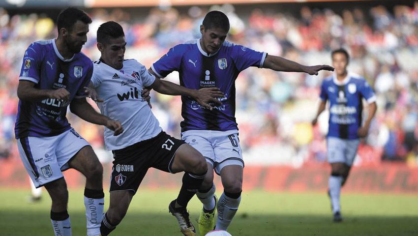 Debut de Tena, regreso de Rafa Márquez y ambiente festivo en la Corregidora