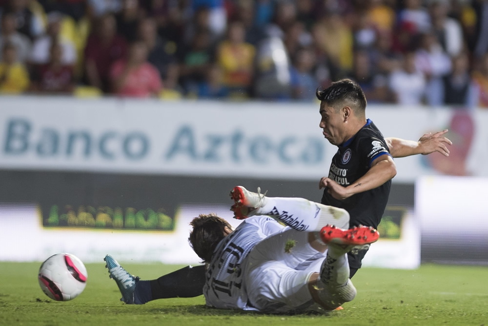 Cruz Azul venció a Morelia y dio un paso a la Liguilla