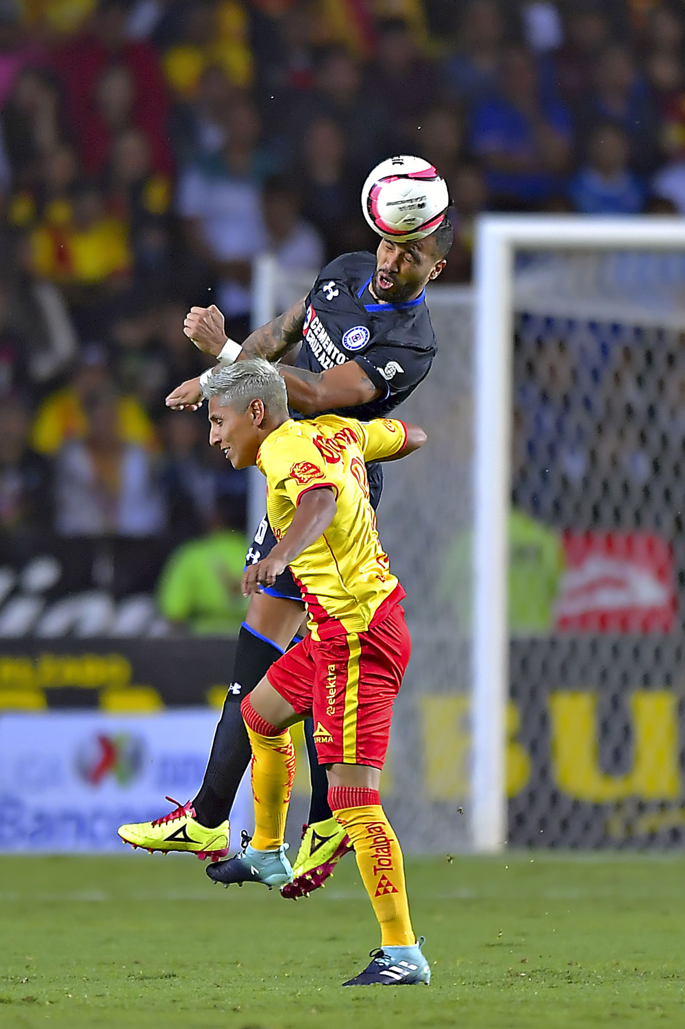Cruz Azul venció a Morelia y dio un paso a la Liguilla