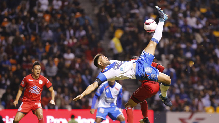 Así fue el primer derbi poblano en Liga MX