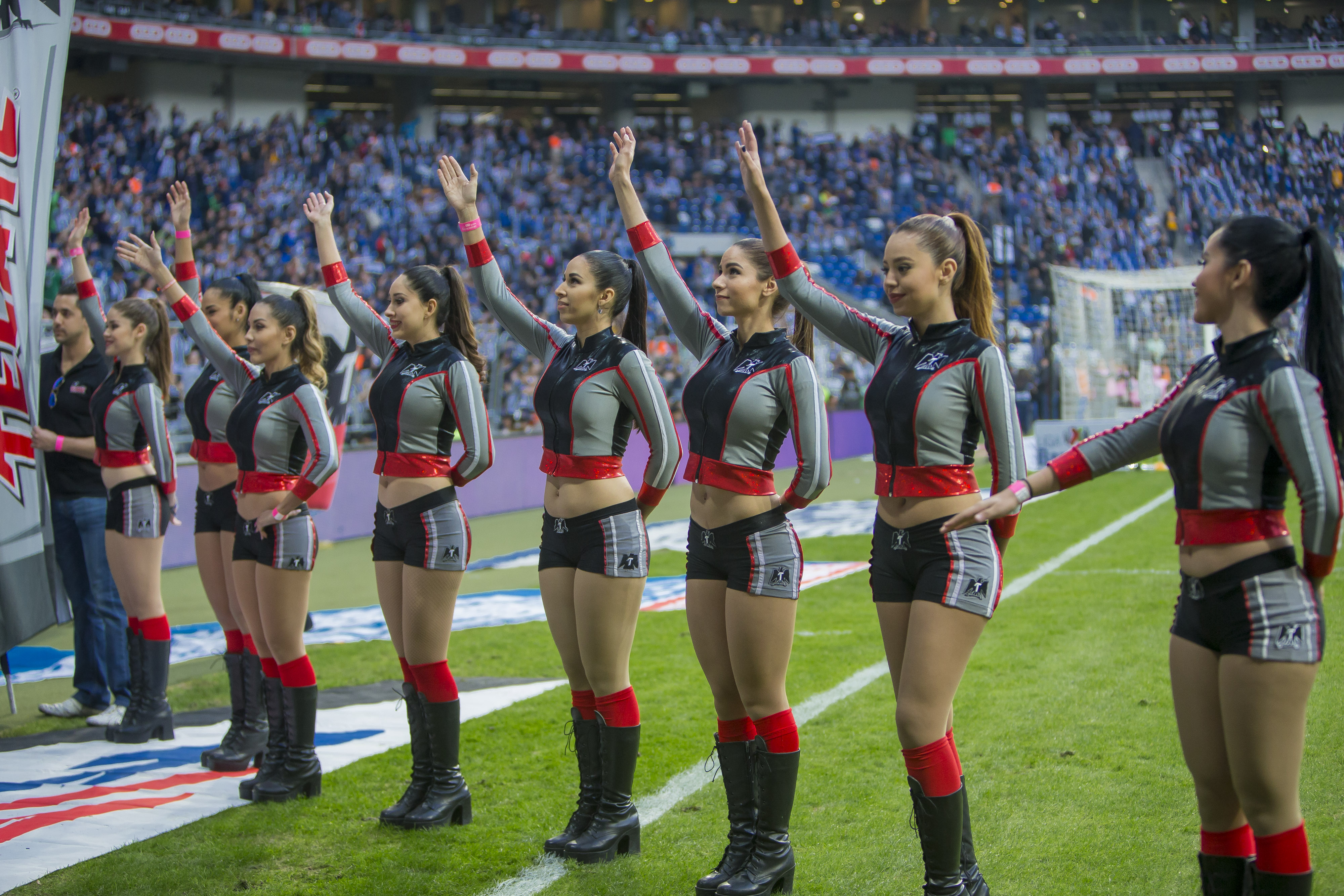 Las chicas de la final A2017 entre Monterrey-Tigres