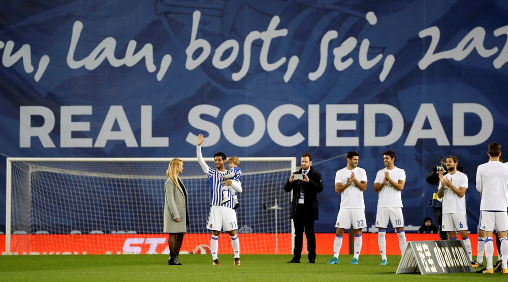 El adiós de Carlos Vela a la Real Sociedad en imágenes