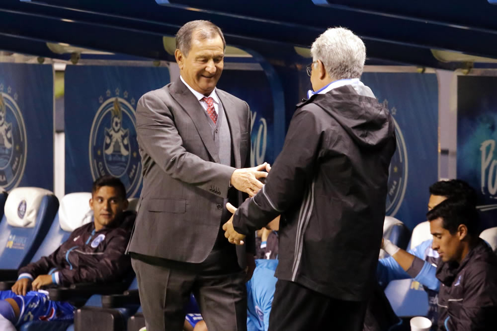 Puebla le pegó al Tigres y le abolló la corona con goles de Angulo y Acuña.