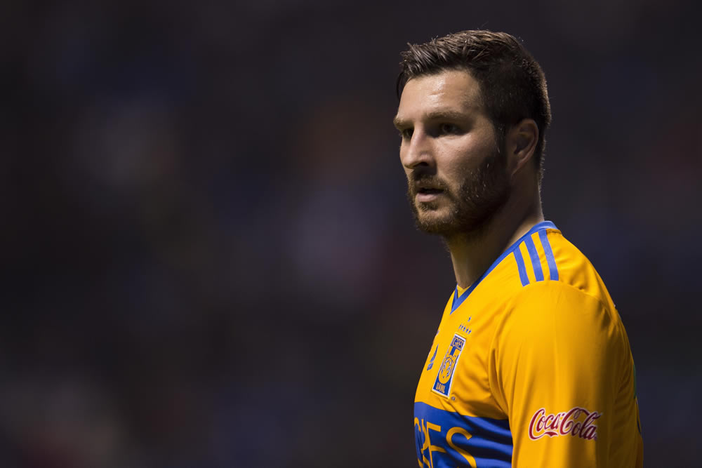 Puebla le pegó al Tigres y le abolló la corona con goles de Angulo y Acuña.