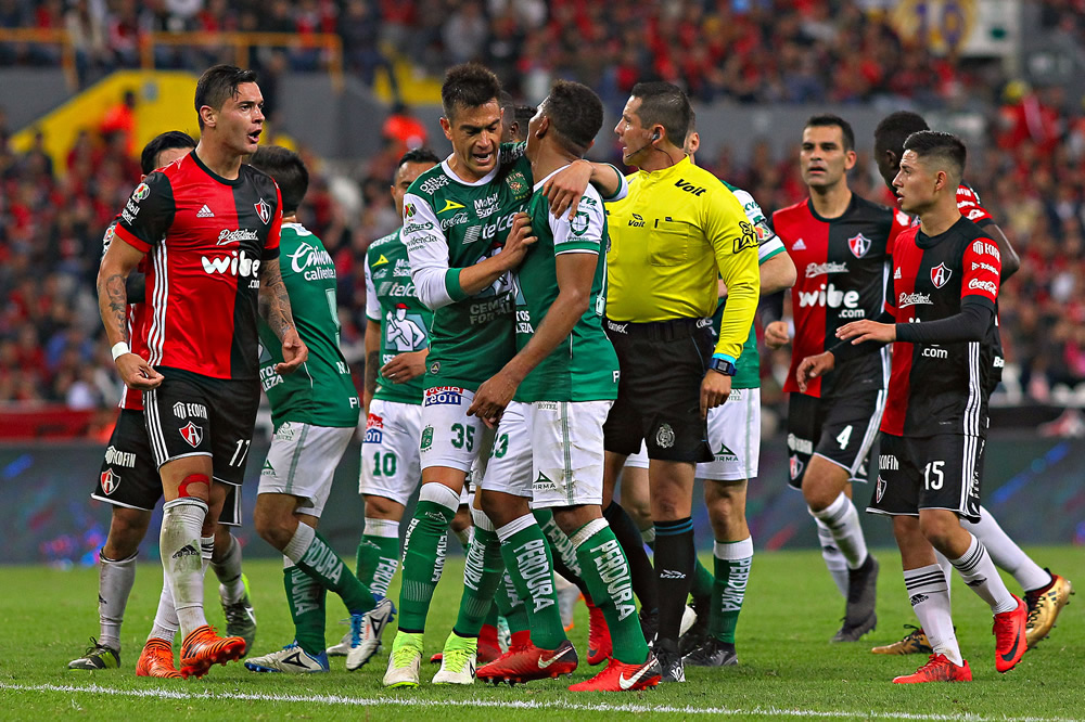 Boselli siguió en plan goleador y el León devoró al Zorro