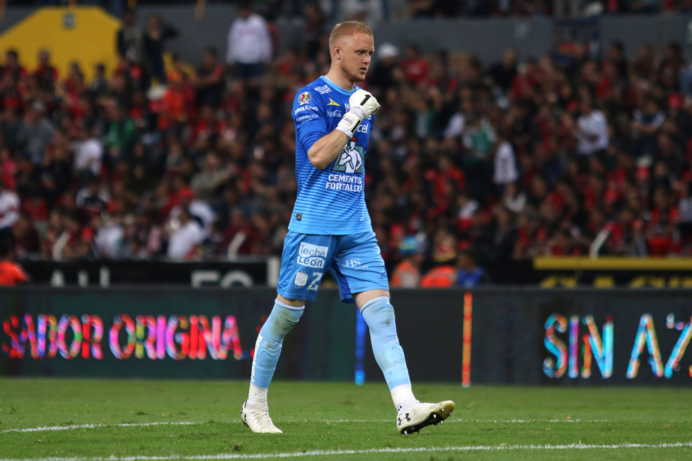 Boselli siguió en plan goleador y el León devoró al Zorro