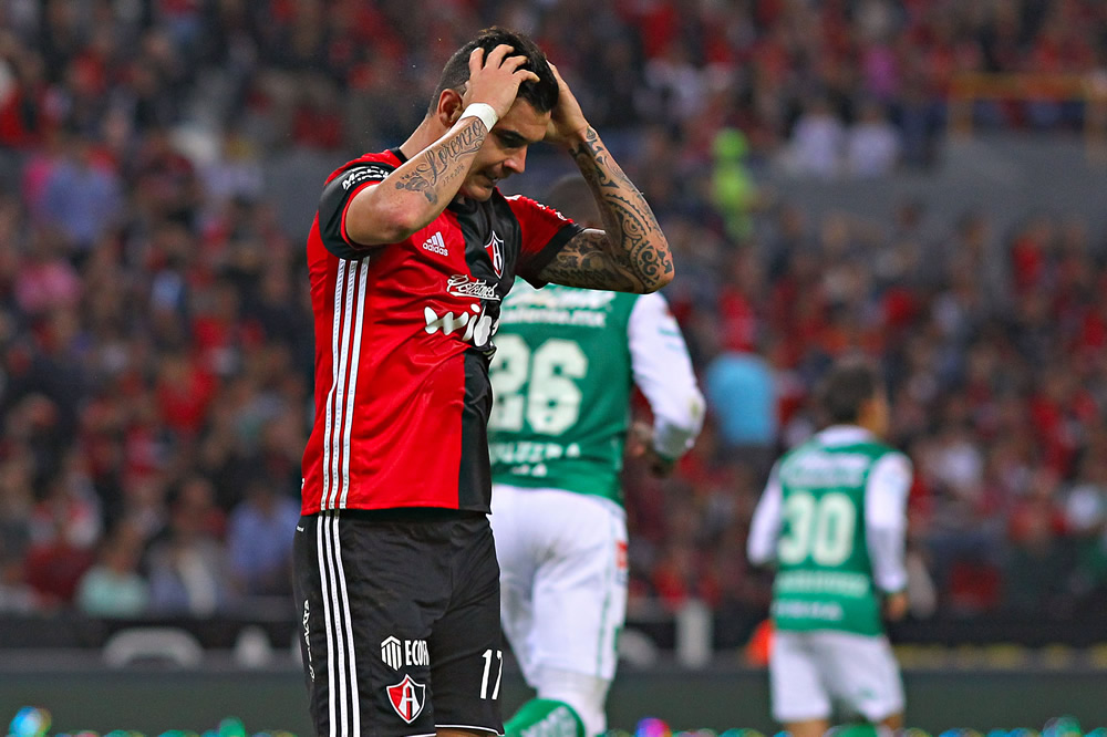 Boselli siguió en plan goleador y el León devoró al Zorro