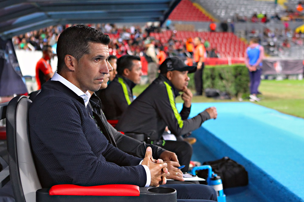 Boselli siguió en plan goleador y el León devoró al Zorro