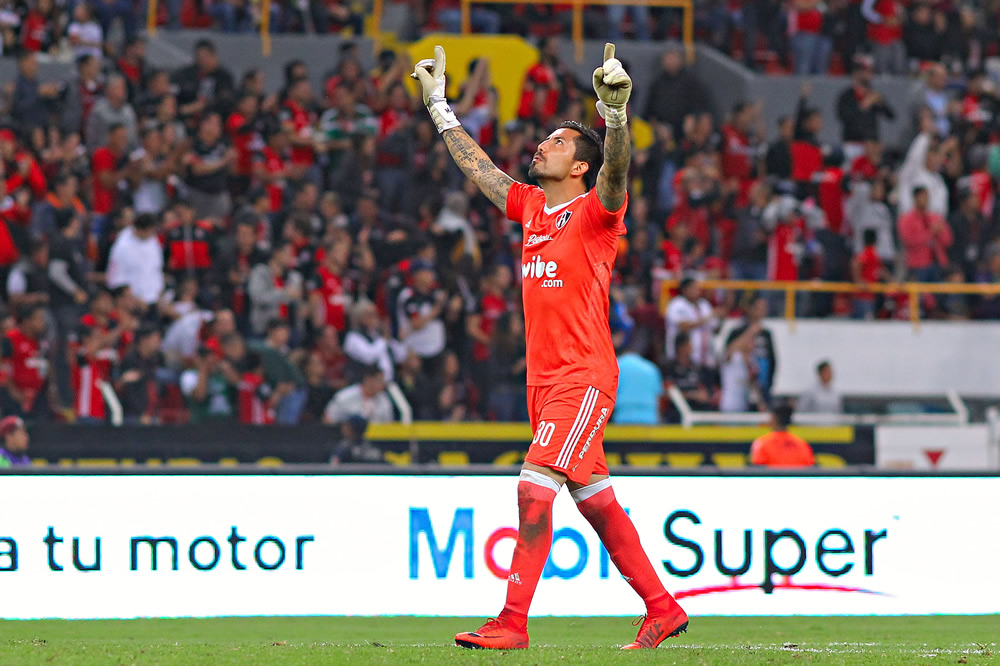 Boselli siguió en plan goleador y el León devoró al Zorro