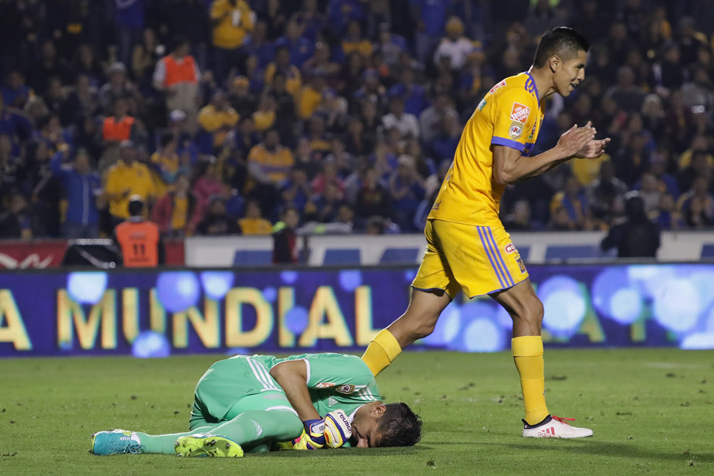 Tigres derrotó 3-2 a Pachuca para llegar a siete puntos en el torneo