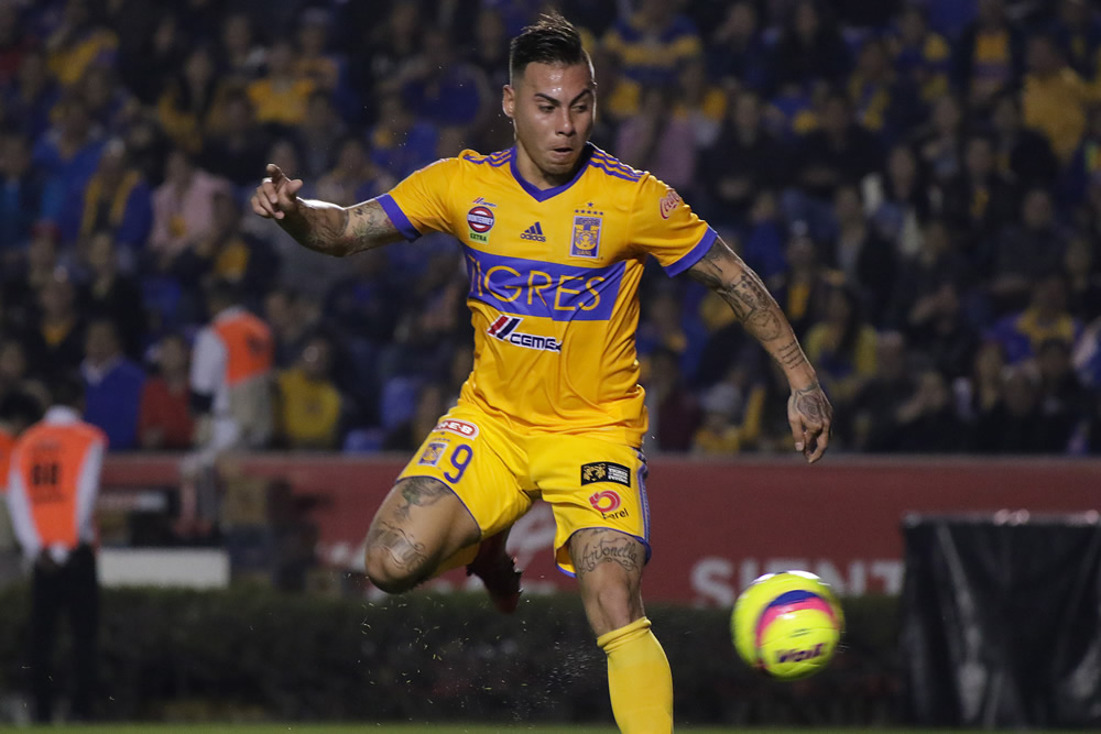 Tigres derrotó 3-2 a Pachuca para llegar a siete puntos en el torneo