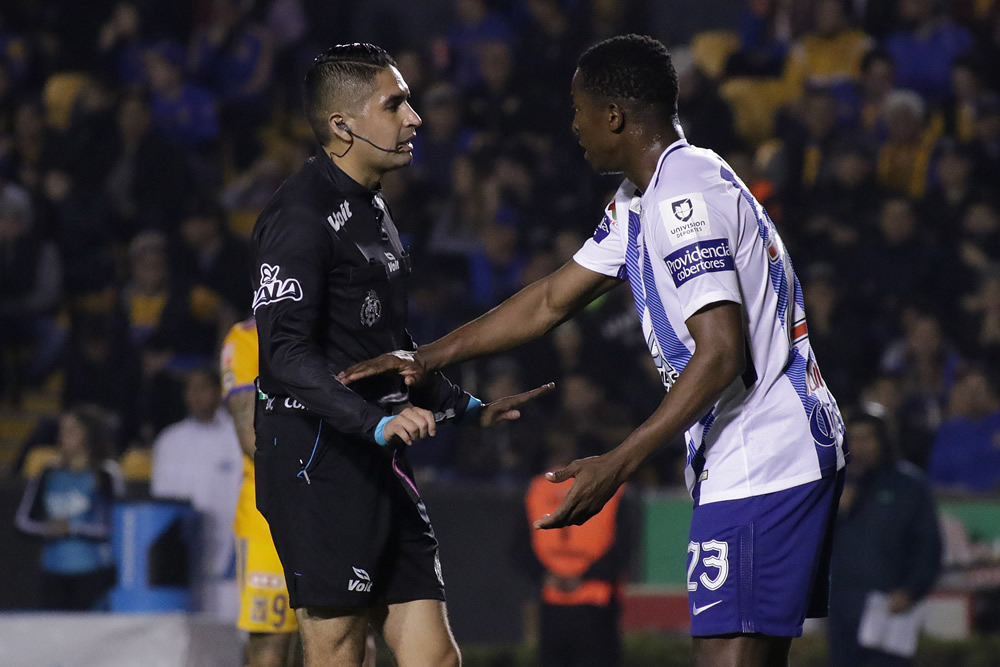 Tigres derrotó 3-2 a Pachuca para llegar a siete puntos en el torneo