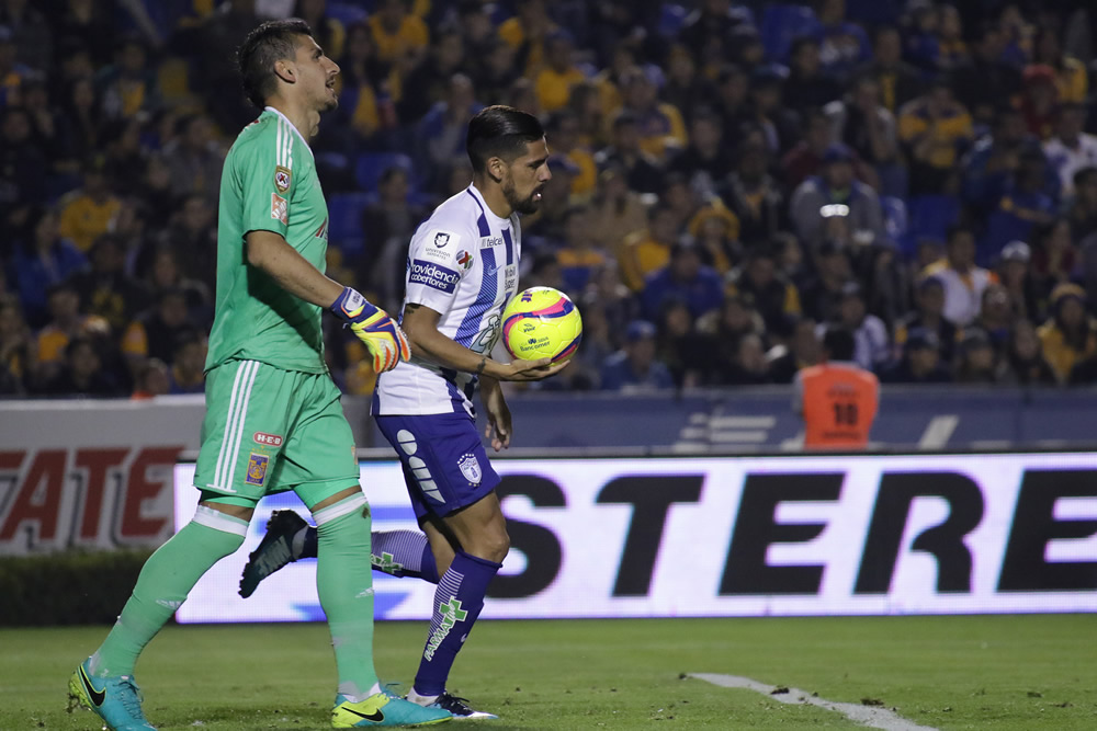 Tigres derrotó 3-2 a Pachuca para llegar a siete puntos en el torneo