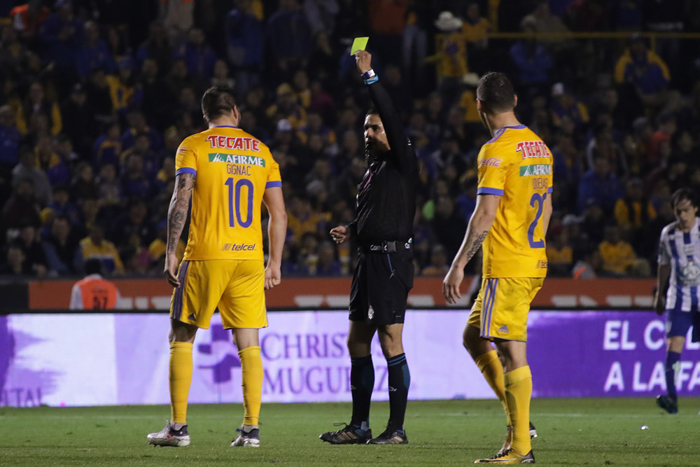 Tigres derrotó 3-2 a Pachuca para llegar a siete puntos en el torneo
