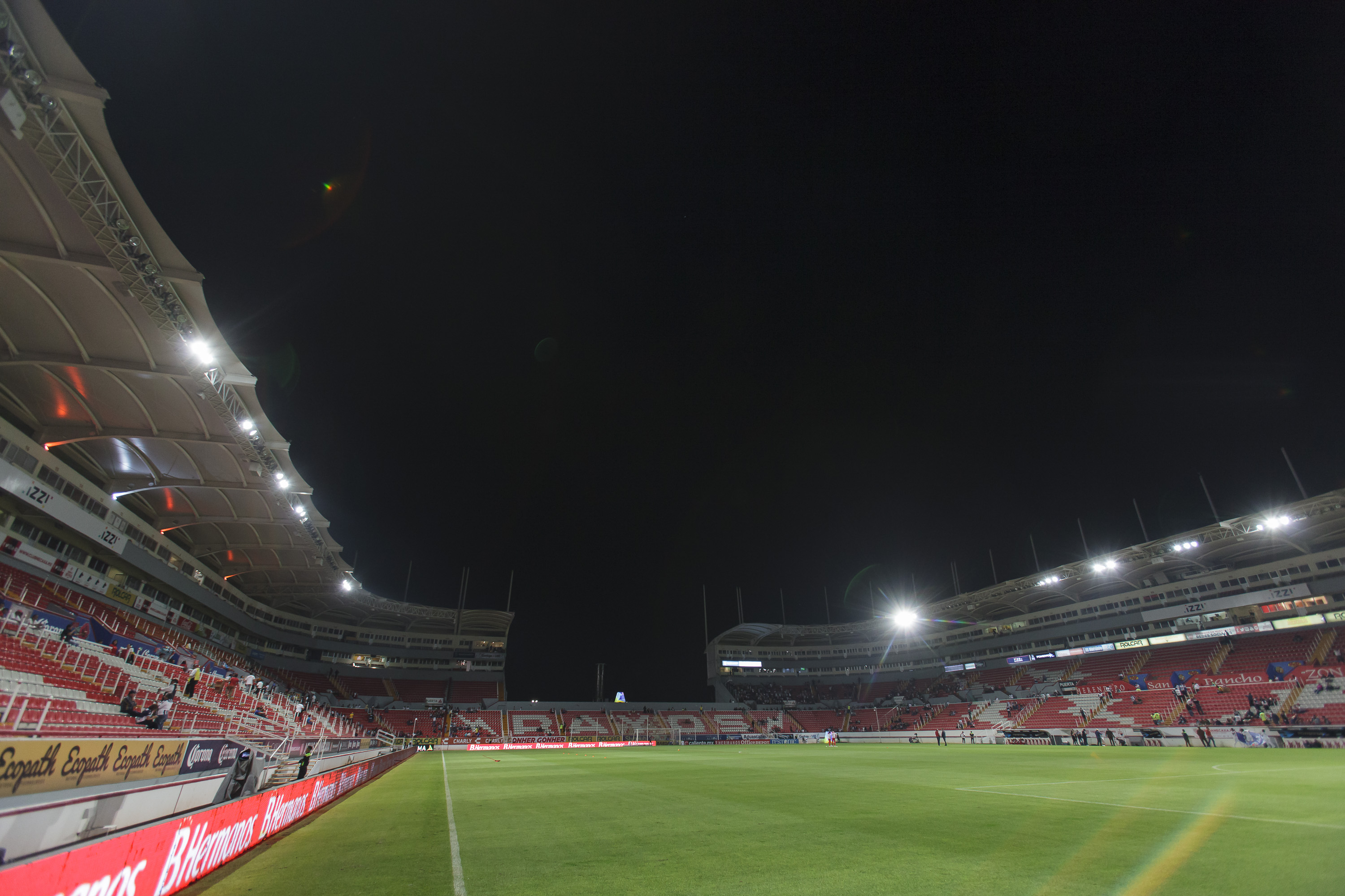 Necaxa electrocutó a Monterrey en el Victoria