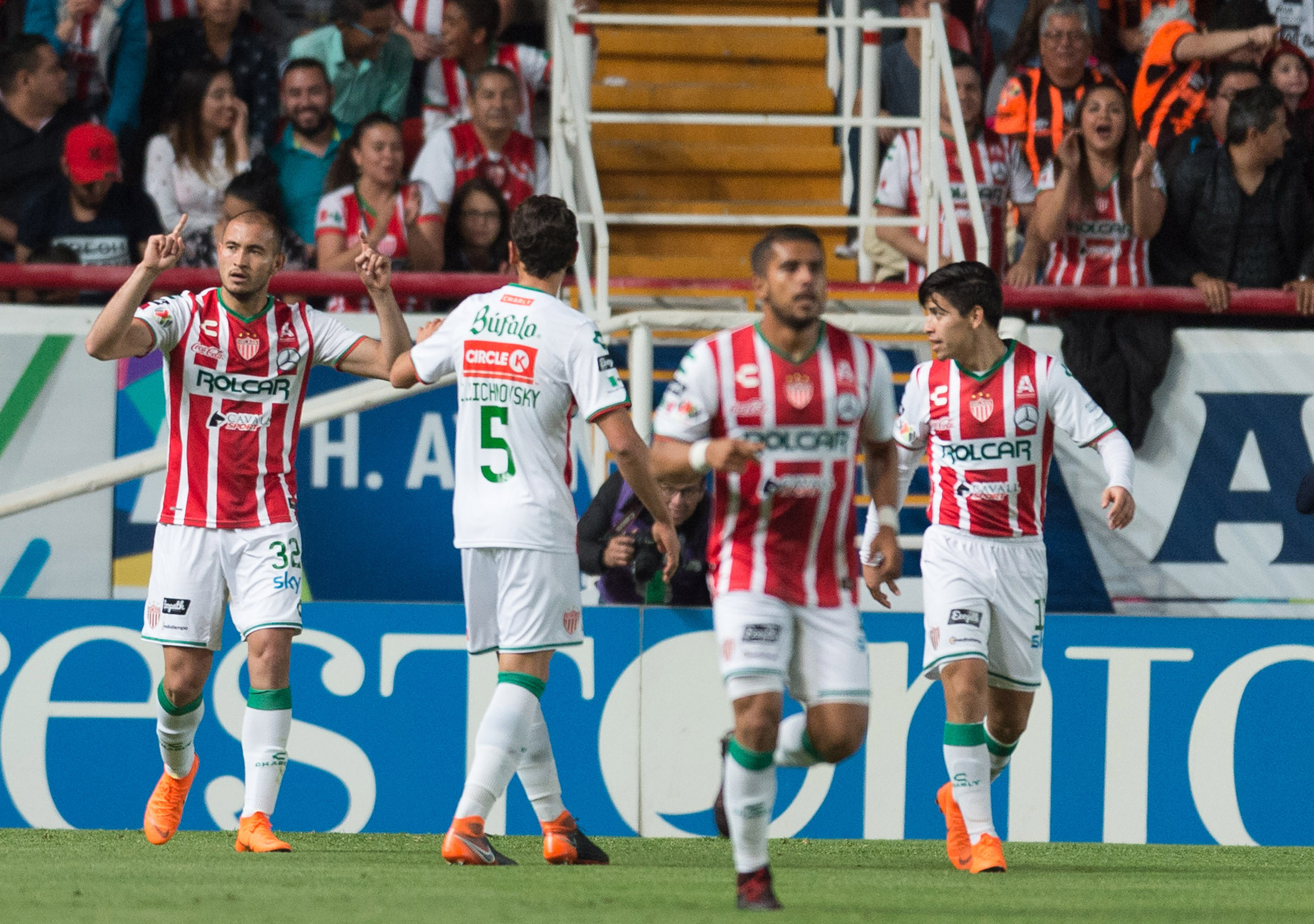 Necaxa electrocutó a Monterrey en el Victoria