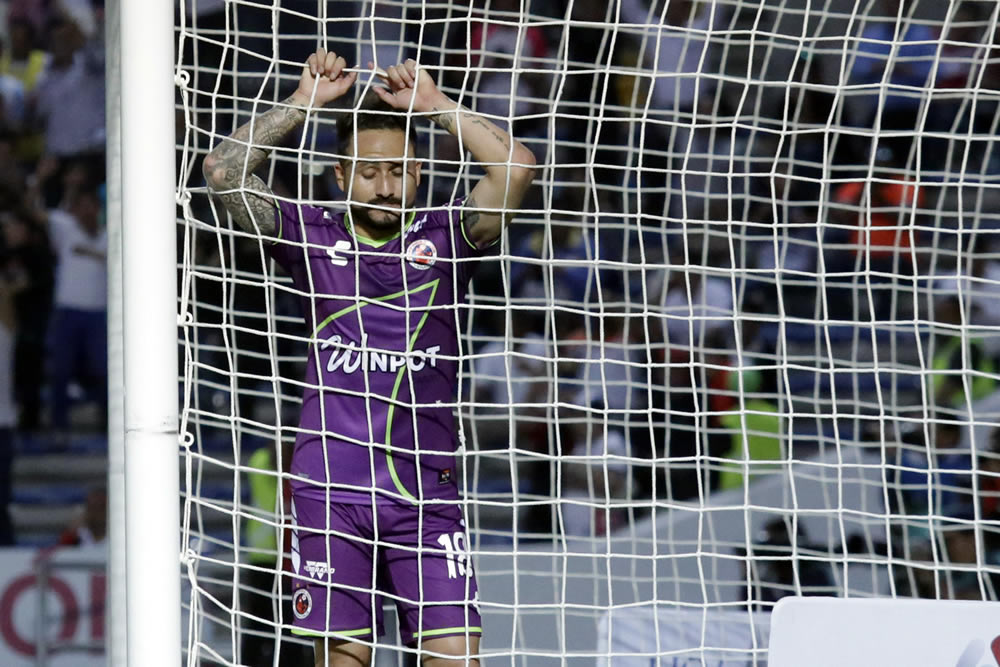 Cinco goles y Lobos BUAP masacró a los Tiburones de Veracruz.