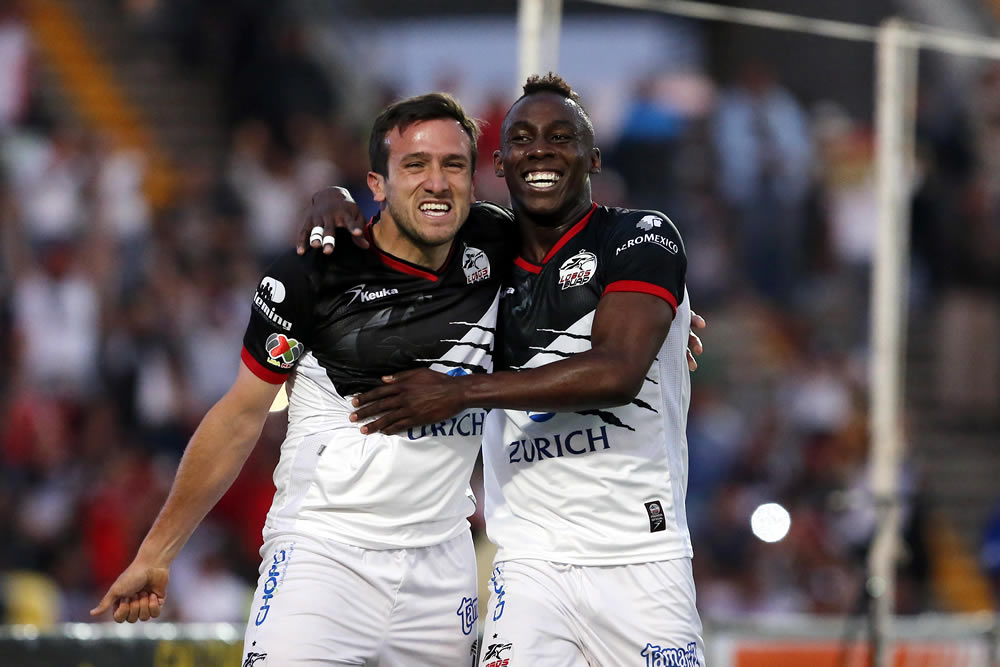 Cinco goles y Lobos BUAP masacró a los Tiburones de Veracruz.