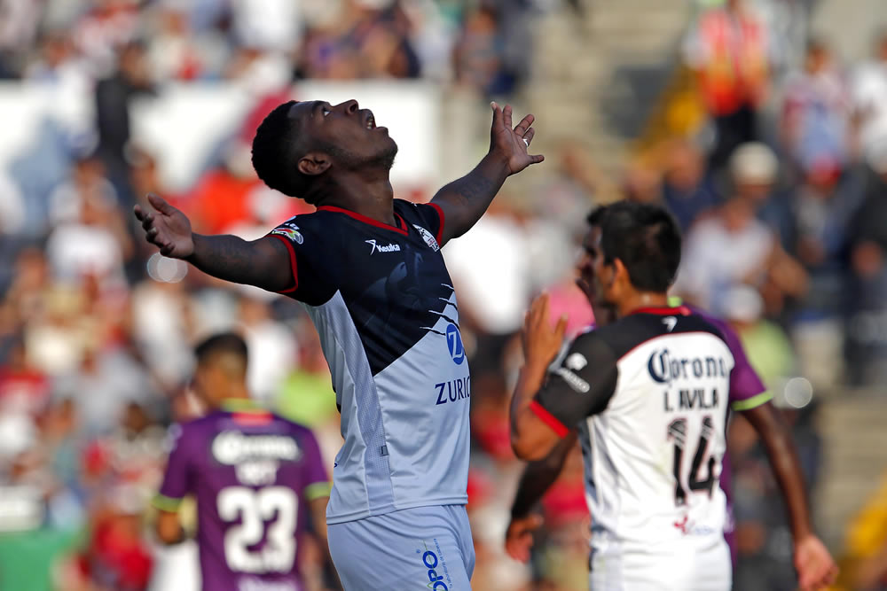 Cinco goles y Lobos BUAP masacró a los Tiburones de Veracruz.