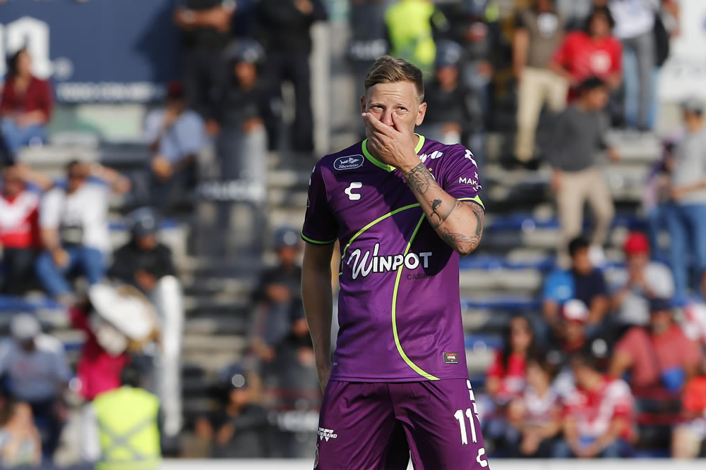 Cinco goles y Lobos BUAP masacró a los Tiburones de Veracruz.