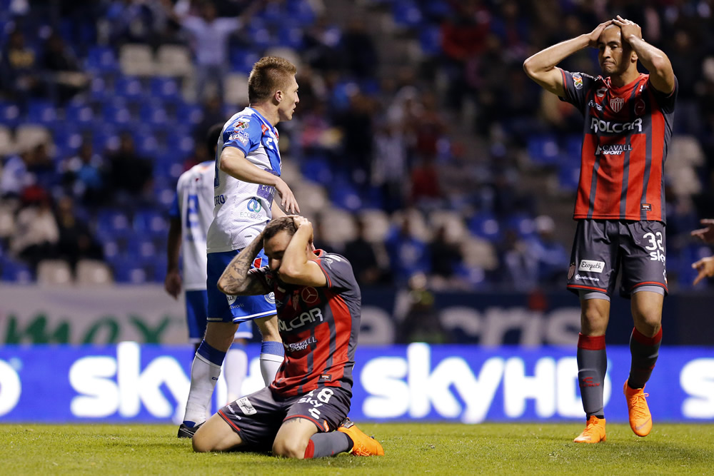 De último minuto y con golazo de Barragán los Rayos robaron la victoria.