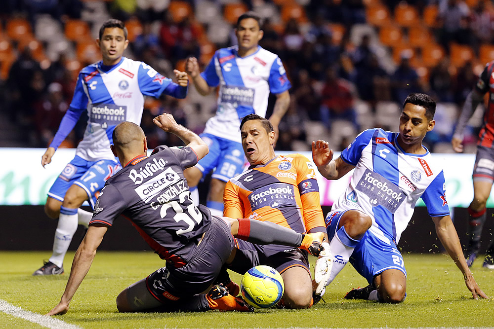 De último minuto y con golazo de Barragán los Rayos robaron la victoria.