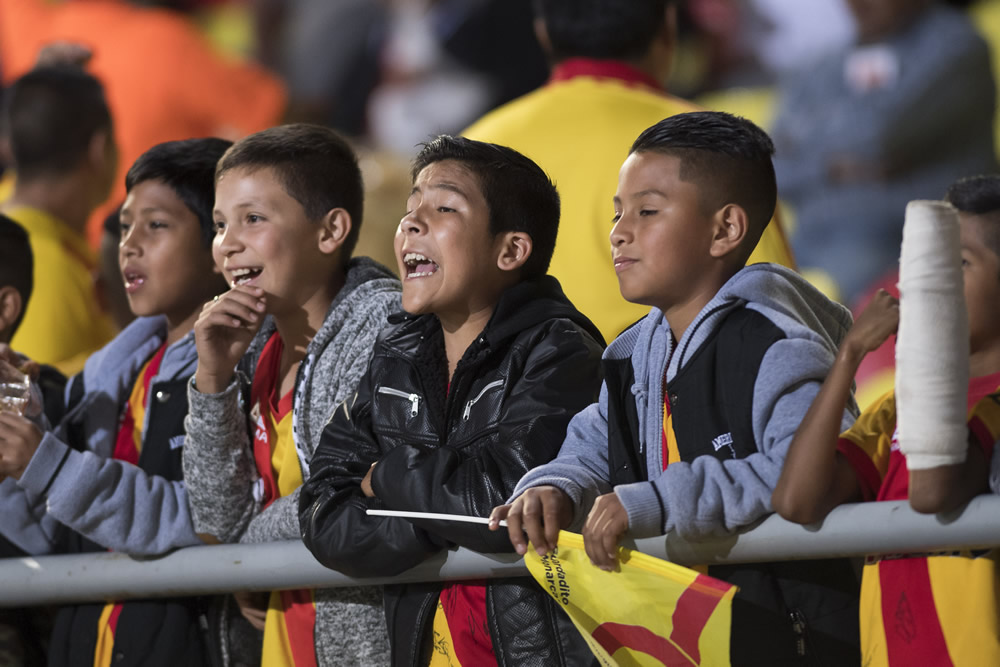 Atlas jugó bien pero no pudo con su 'hermano'