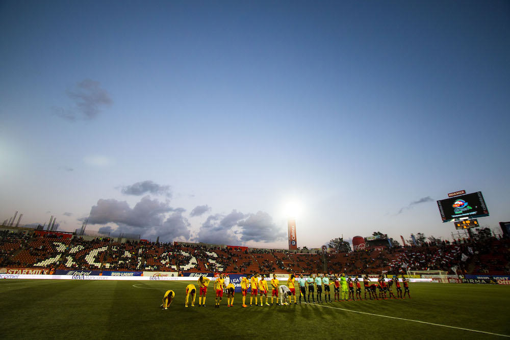 Los postes fueron aliados de Monarcas en Tijuana