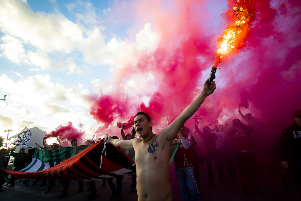 Los postes fueron aliados de Monarcas en Tijuana