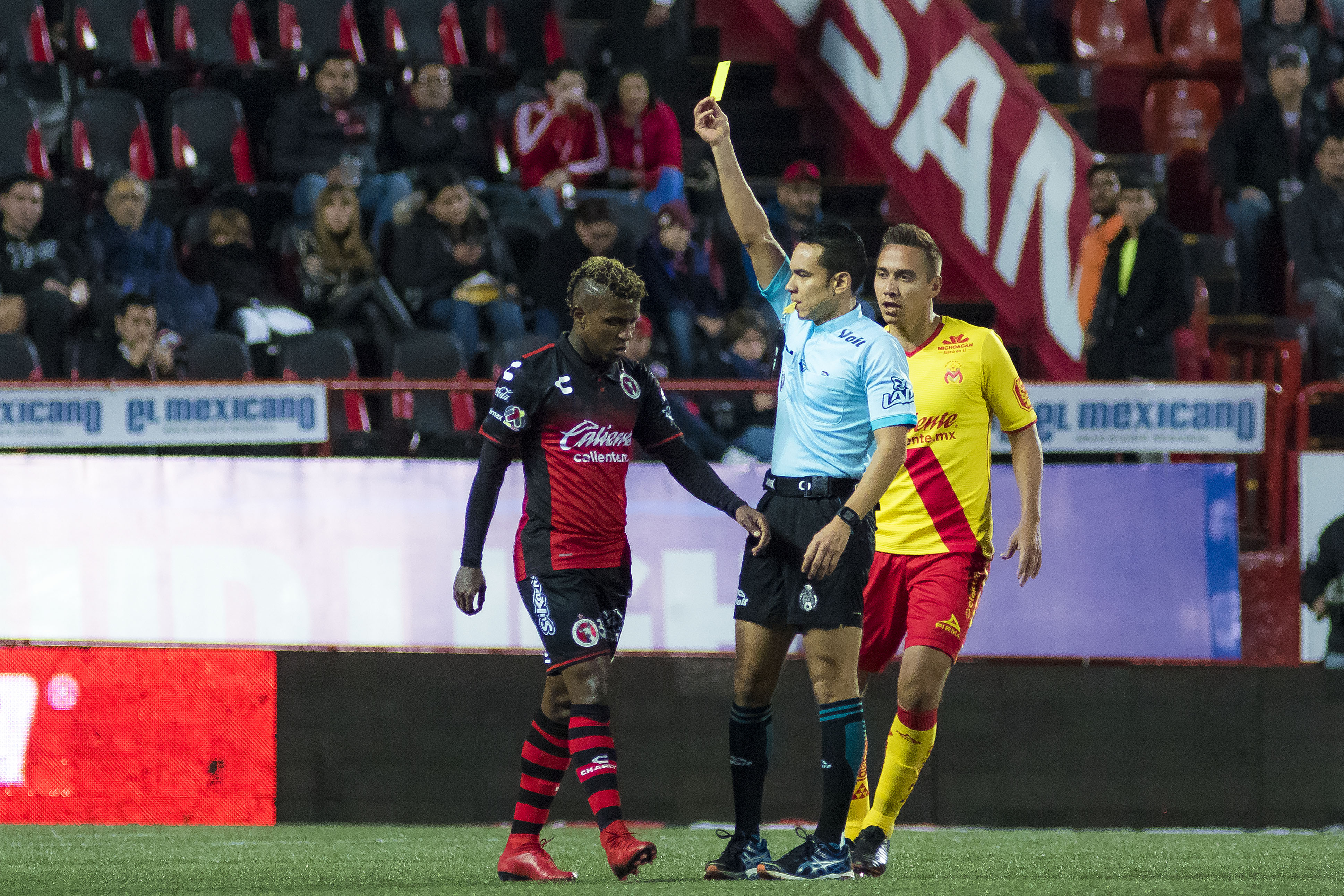 Los postes fueron aliados de Monarcas en Tijuana