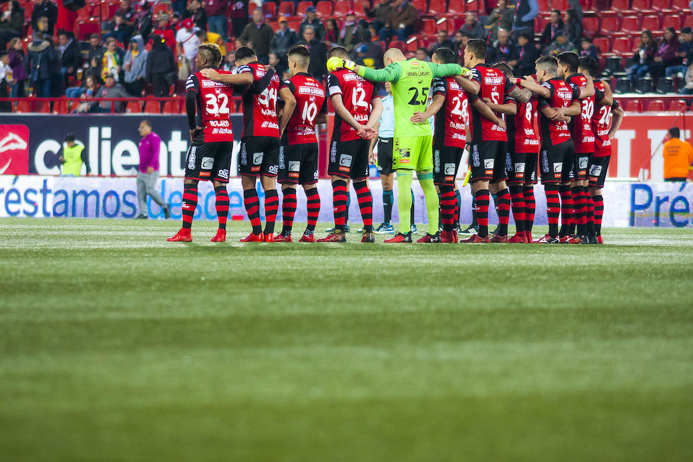 Los postes fueron aliados de Monarcas en Tijuana