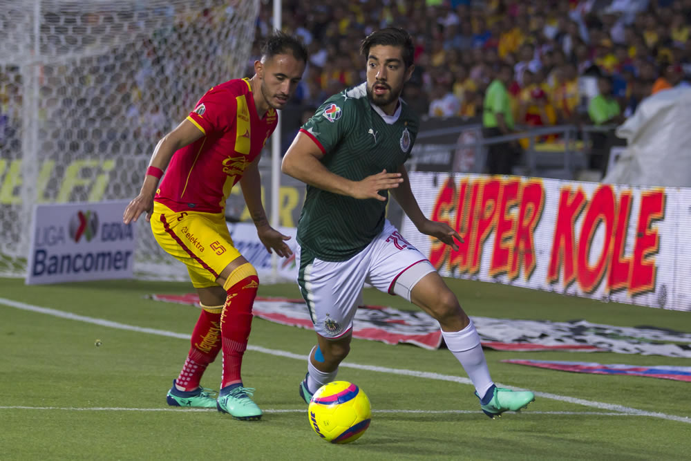Con doblete de Rodolfo Pizarro, Chivas derrotó a Morelia.