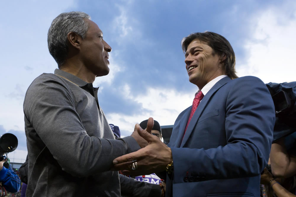 Con doblete de Rodolfo Pizarro, Chivas derrotó a Morelia.