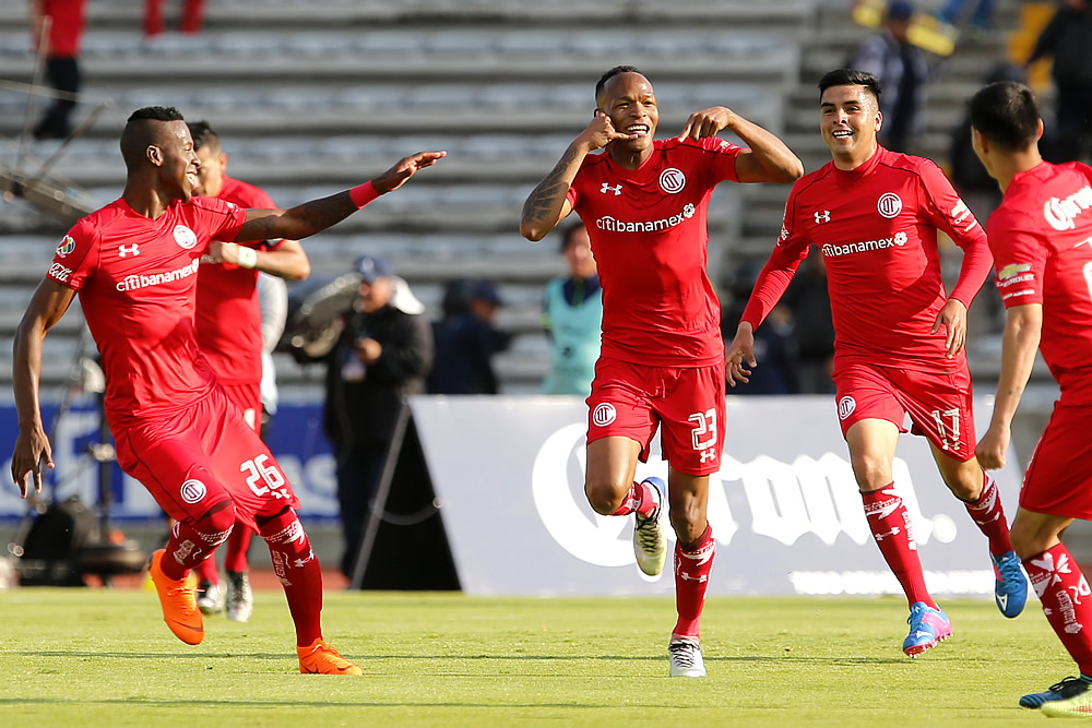 El Diablo se trepa a la cima a costa de Lobos que ya es sotanero