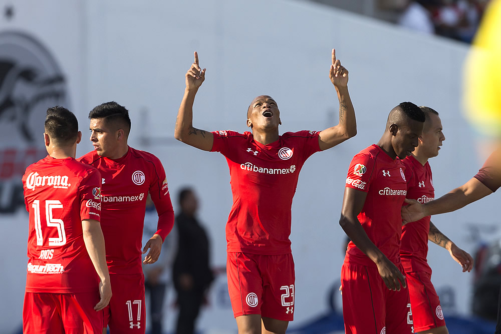 El Diablo se trepa a la cima a costa de Lobos que ya es sotanero
