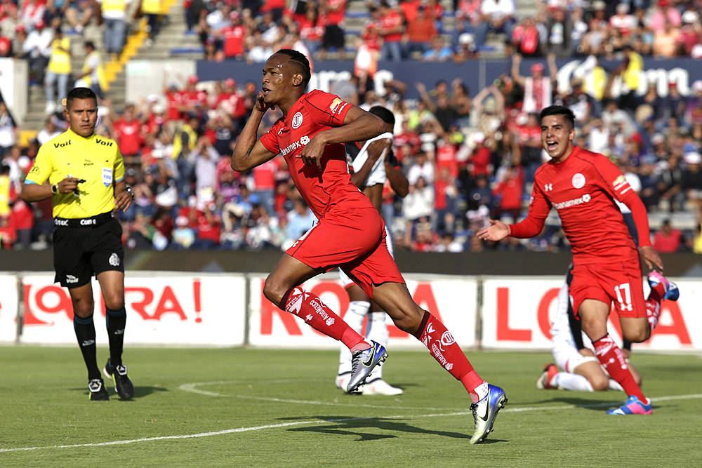 El Diablo se trepa a la cima a costa de Lobos que ya es sotanero