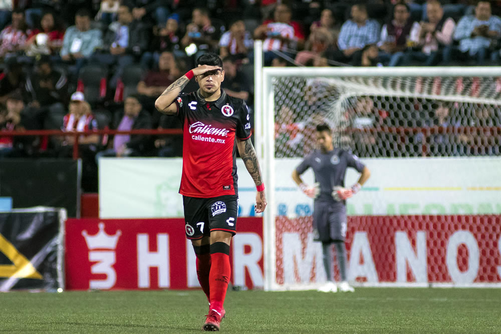 Los Xolos de Tijuana vencieron 3-0 a unas Chivas que prácticamente se despiden.
