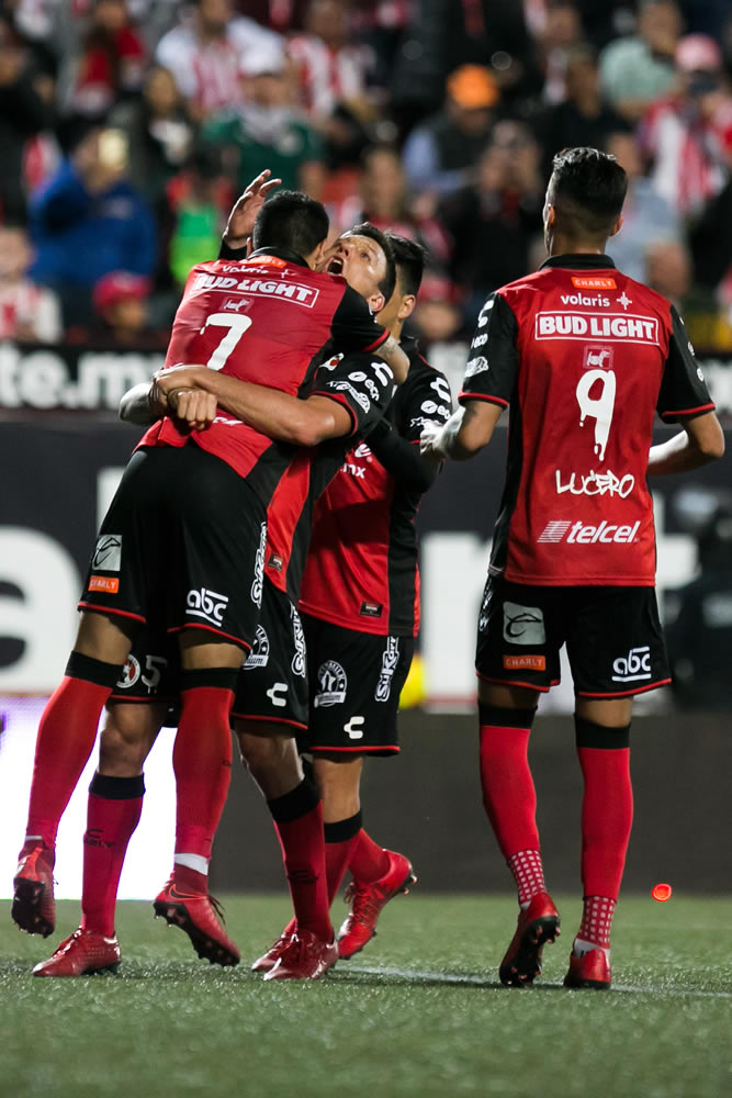 Los Xolos de Tijuana vencieron 3-0 a unas Chivas que prácticamente se despiden.