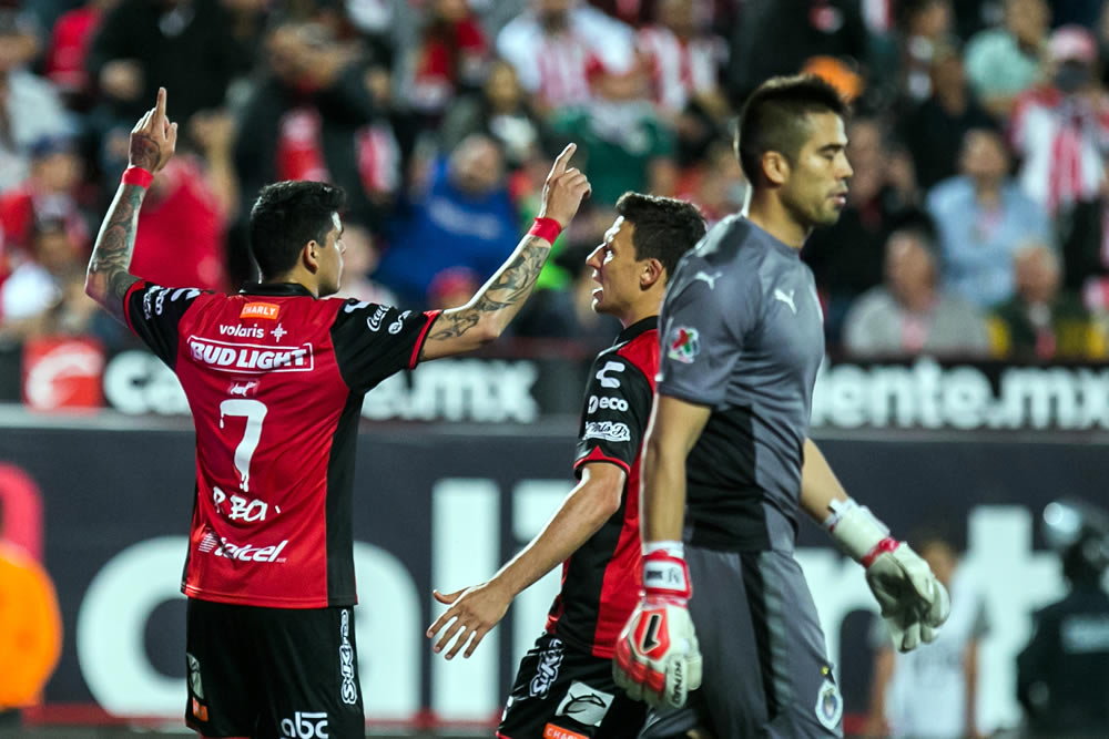 Los Xolos de Tijuana vencieron 3-0 a unas Chivas que prácticamente se despiden.