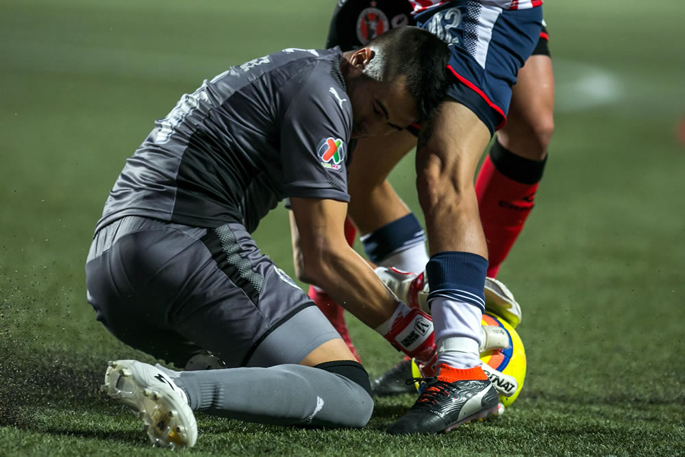 Los Xolos de Tijuana vencieron 3-0 a unas Chivas que prácticamente se despiden.