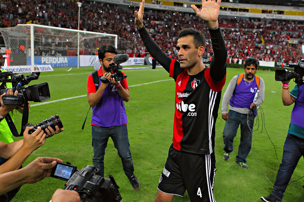 Con un solitario gol, los Zorros del Atlas derrotaron a las Chivas.