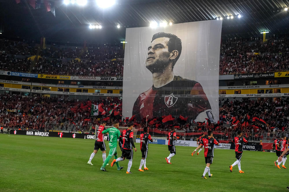 Con un solitario gol, los Zorros del Atlas derrotaron a las Chivas.