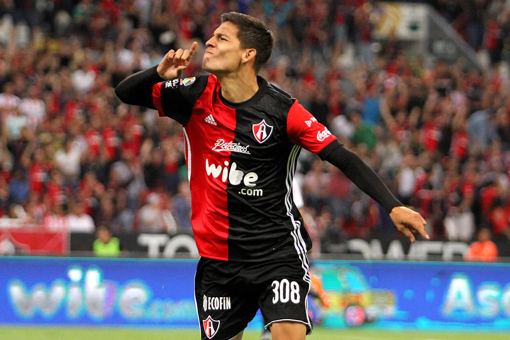 Con un solitario gol, los Zorros del Atlas derrotaron a las Chivas.